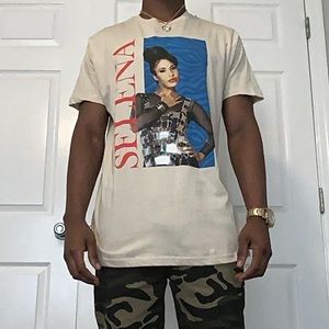 Selena Tee
